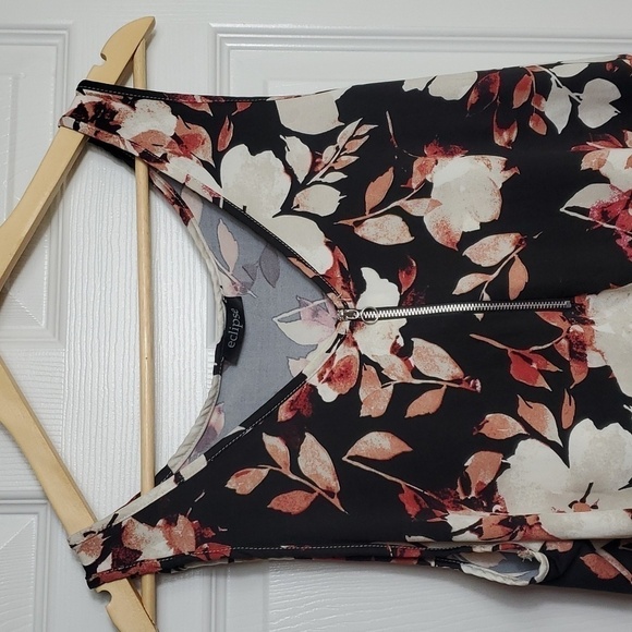 Eclipse Black and Floral Zipper Front Tank Top XXL - Picture 2 of 10